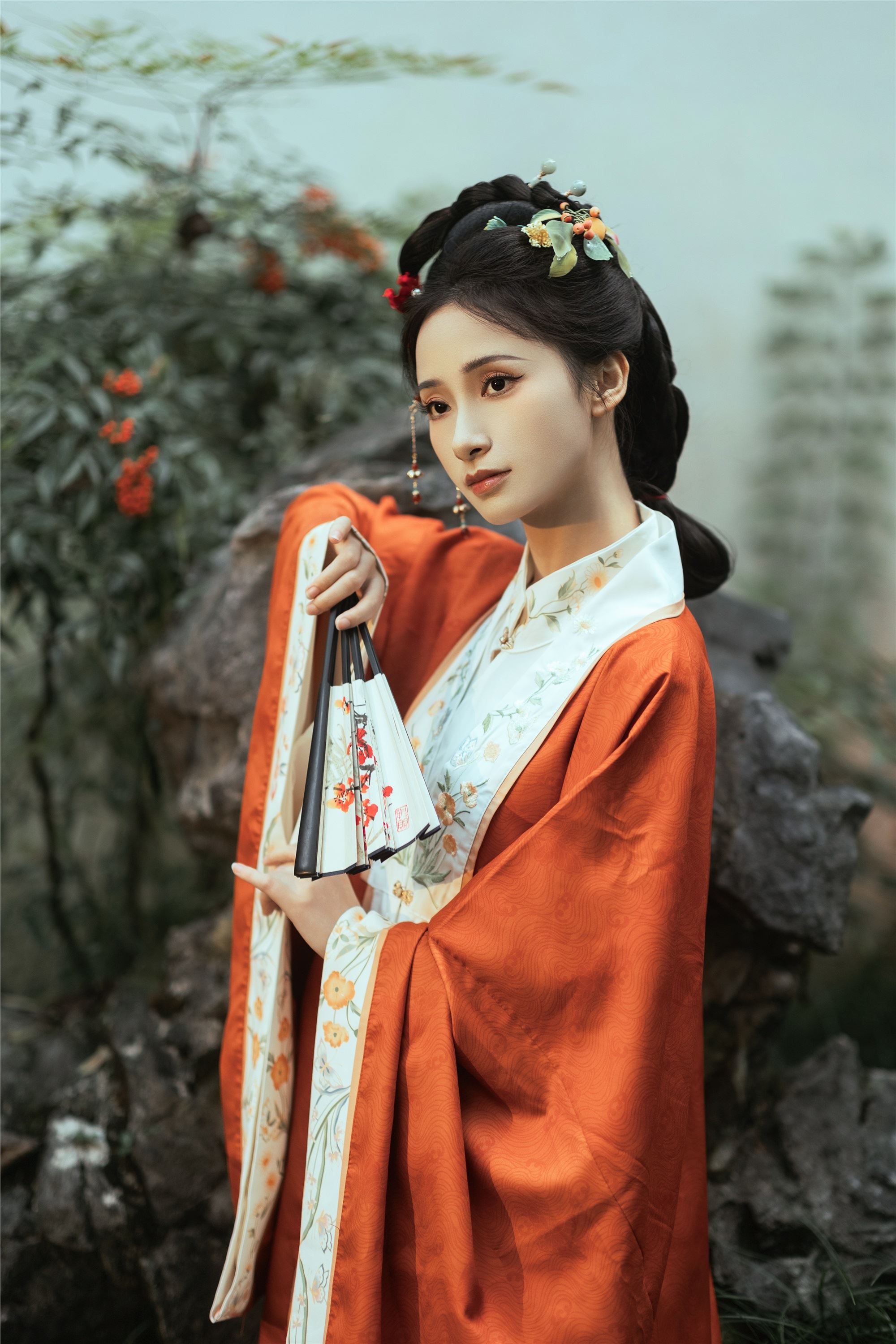 YITUYU艺图语 2025.01.26 秋游故寺 眸小妖